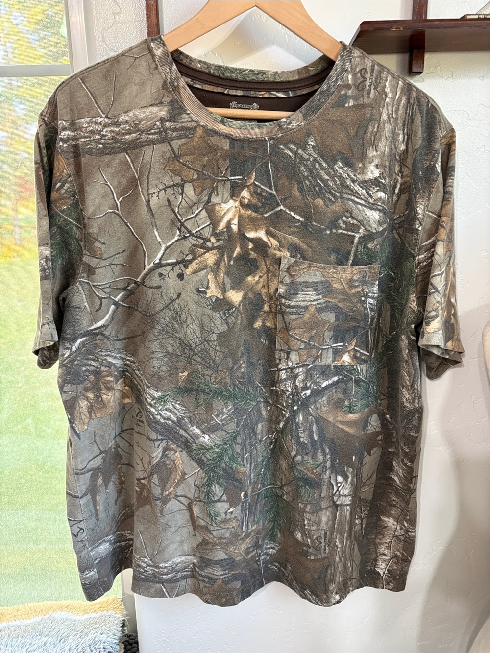 Men's Realtree Camo Short-Sleeve Pocket T-Shirt